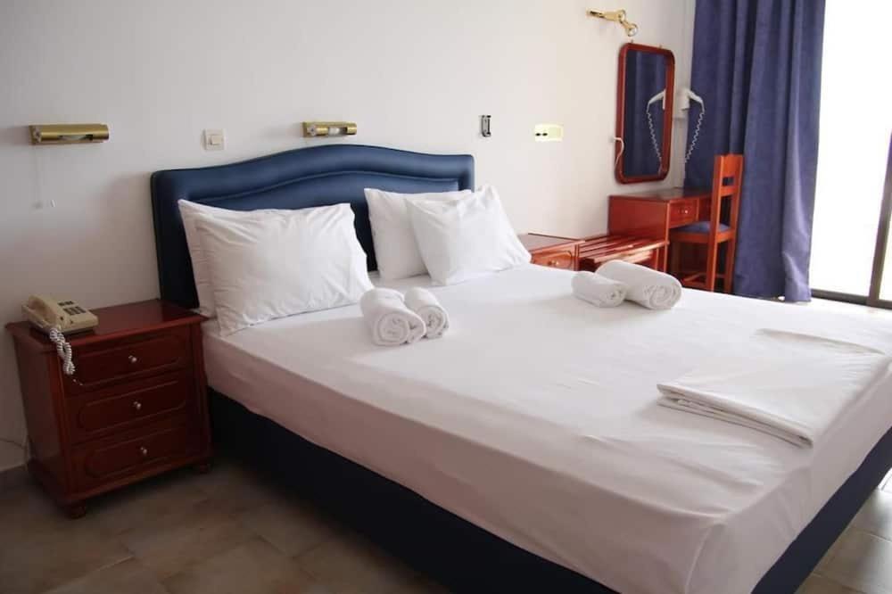 Mediterranean Hotel Карпатос Екстериор снимка
