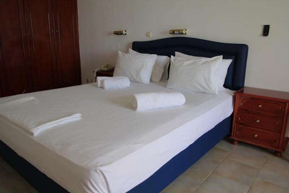 Mediterranean Hotel Карпатос Екстериор снимка